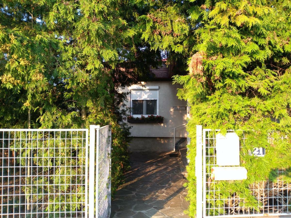 Haus Polly Apartment Strasshof an der Nordbahn Bagian luar foto